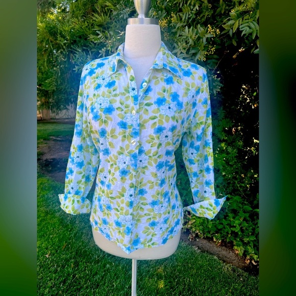 Blue and Green Floral 🌷Women's Button Down Shirt - Picture 3 of 7